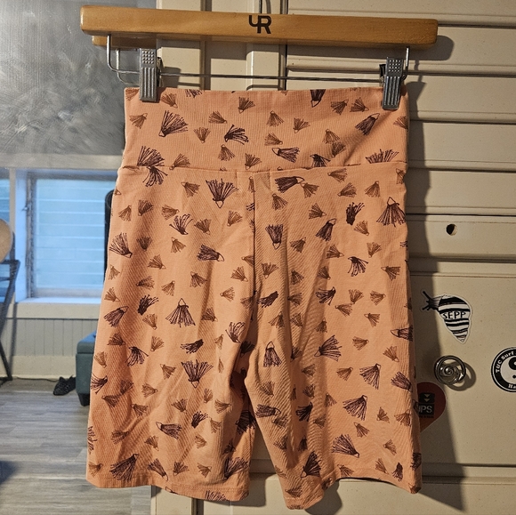 KEALOPIKO BIKE SHORTS - SIZE SMALL - LEHUA PRINT - PINK/PEACH COLOR - Picture 4 of 4